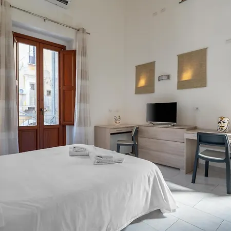 Guesthost - Centrocatania - Two-level Appartement *