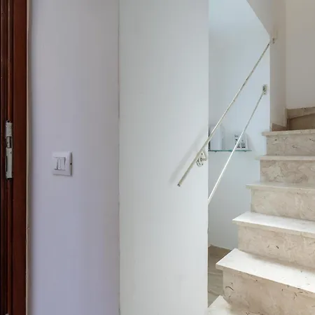 Appartement Guesthost - Centrocatania - Two-level